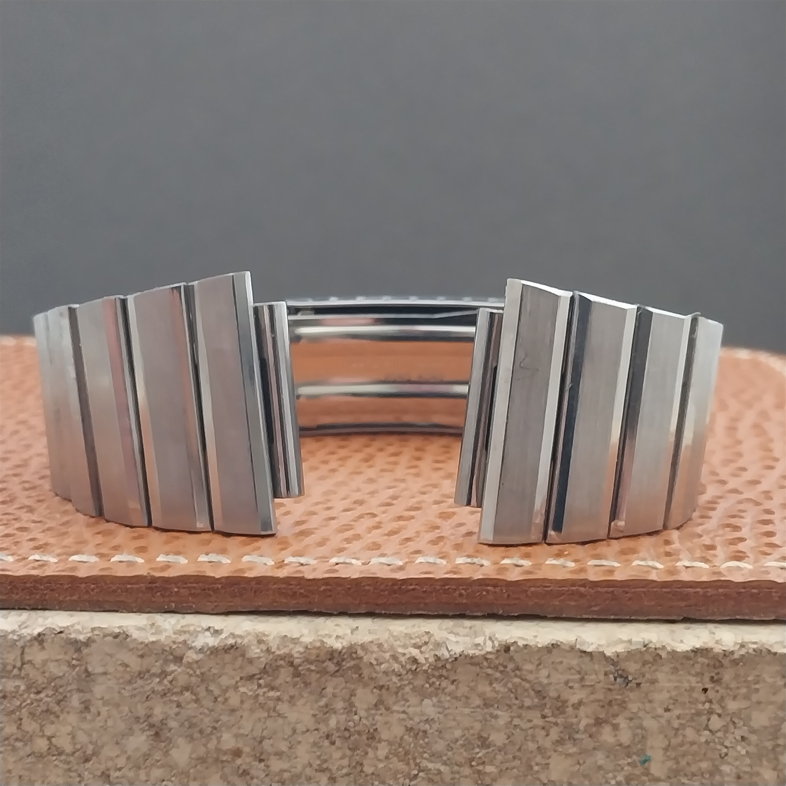 Vintage 19mm Stainless Steel Flared-End nos Unused 1970s Classic Watch Band