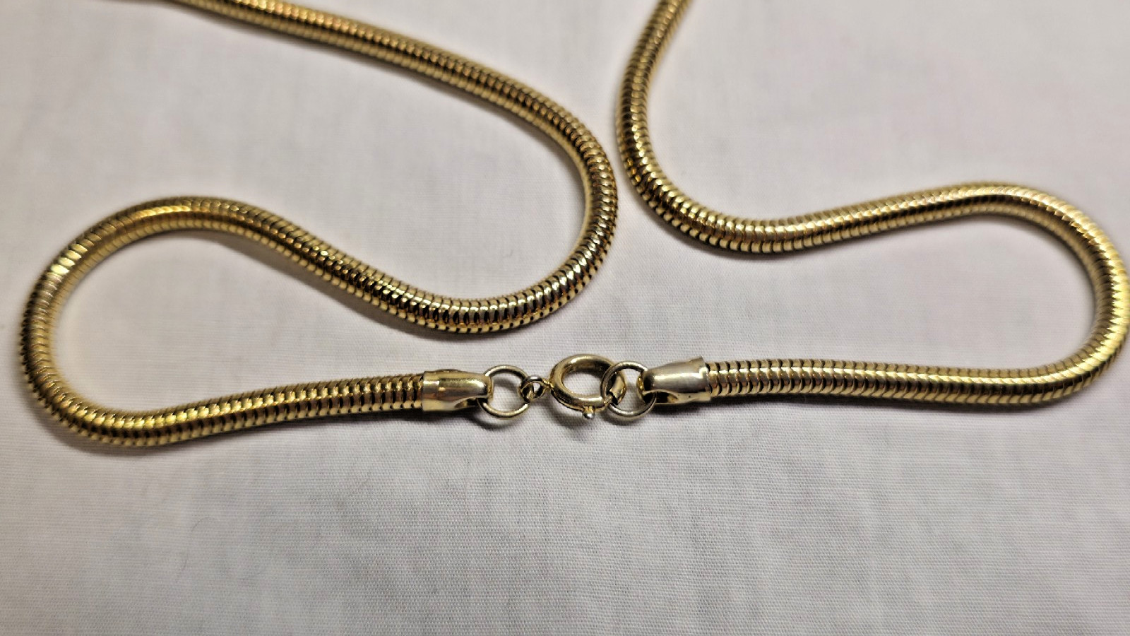 36″ VTG Clear Rhinestone Pill Box Necklace Gold Tone Rope Chain