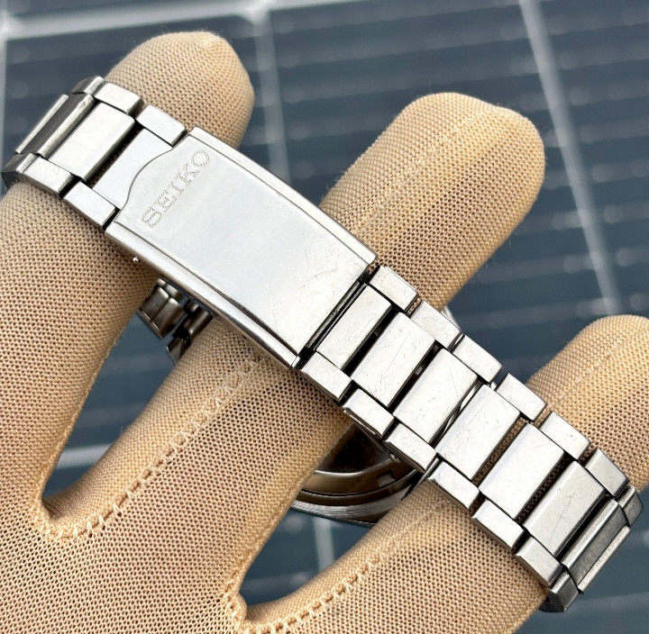 Vintage Seiko 5 Automatic Octagonal Case Japan Made Men’s Watch 7009-8830.