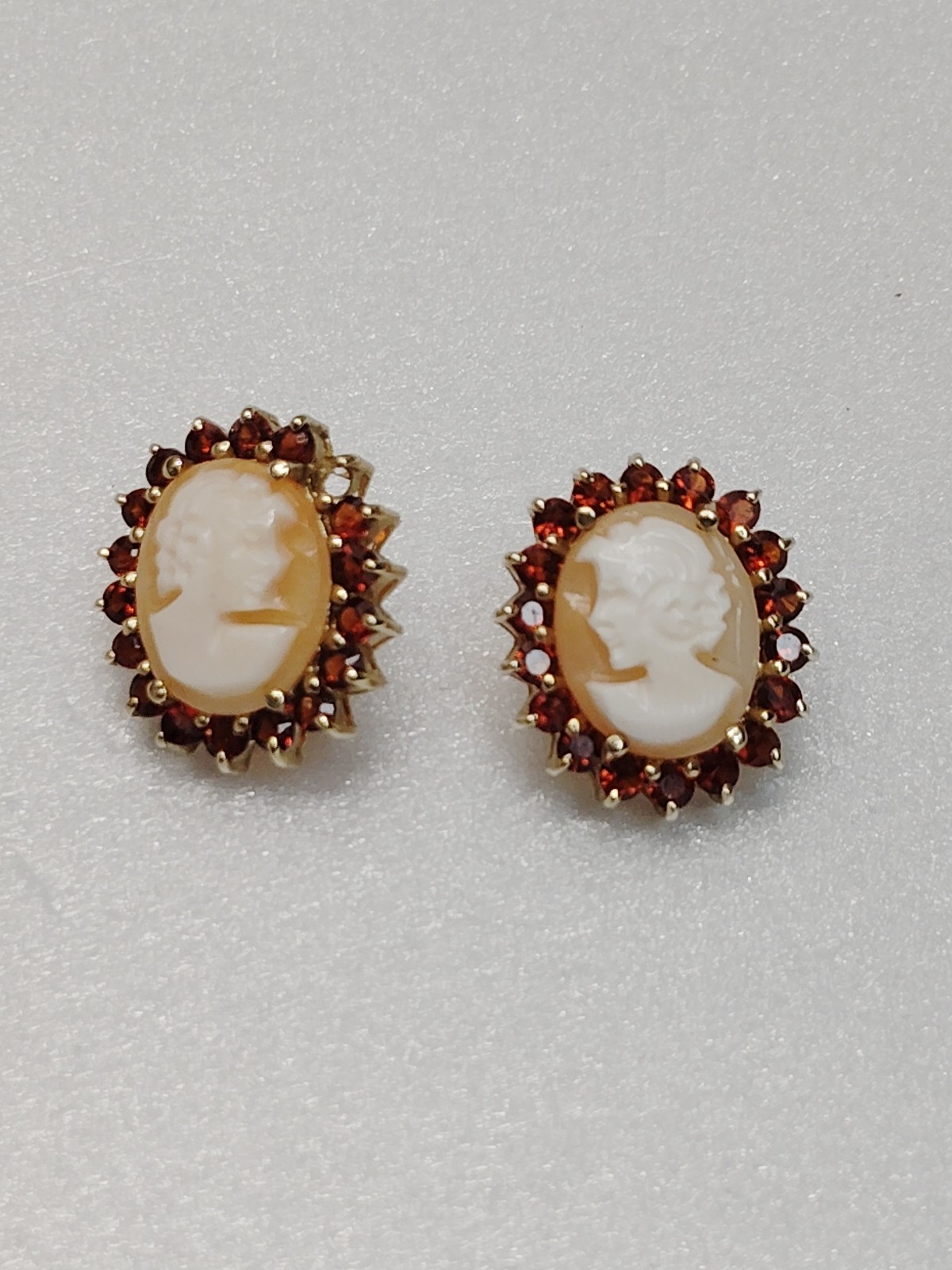 Fabulous 10K gold Hand Cut Cameo & Garnet Small Size Vintage Earrings 2.5 Grams