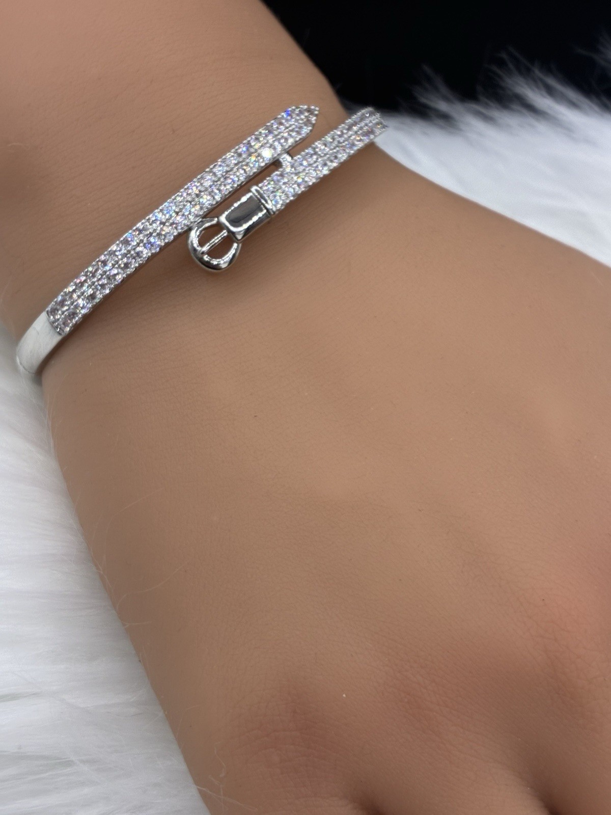 buckle Bracelet High Quality Womens Classic Luxury Stainless Steel Fancy Elegant