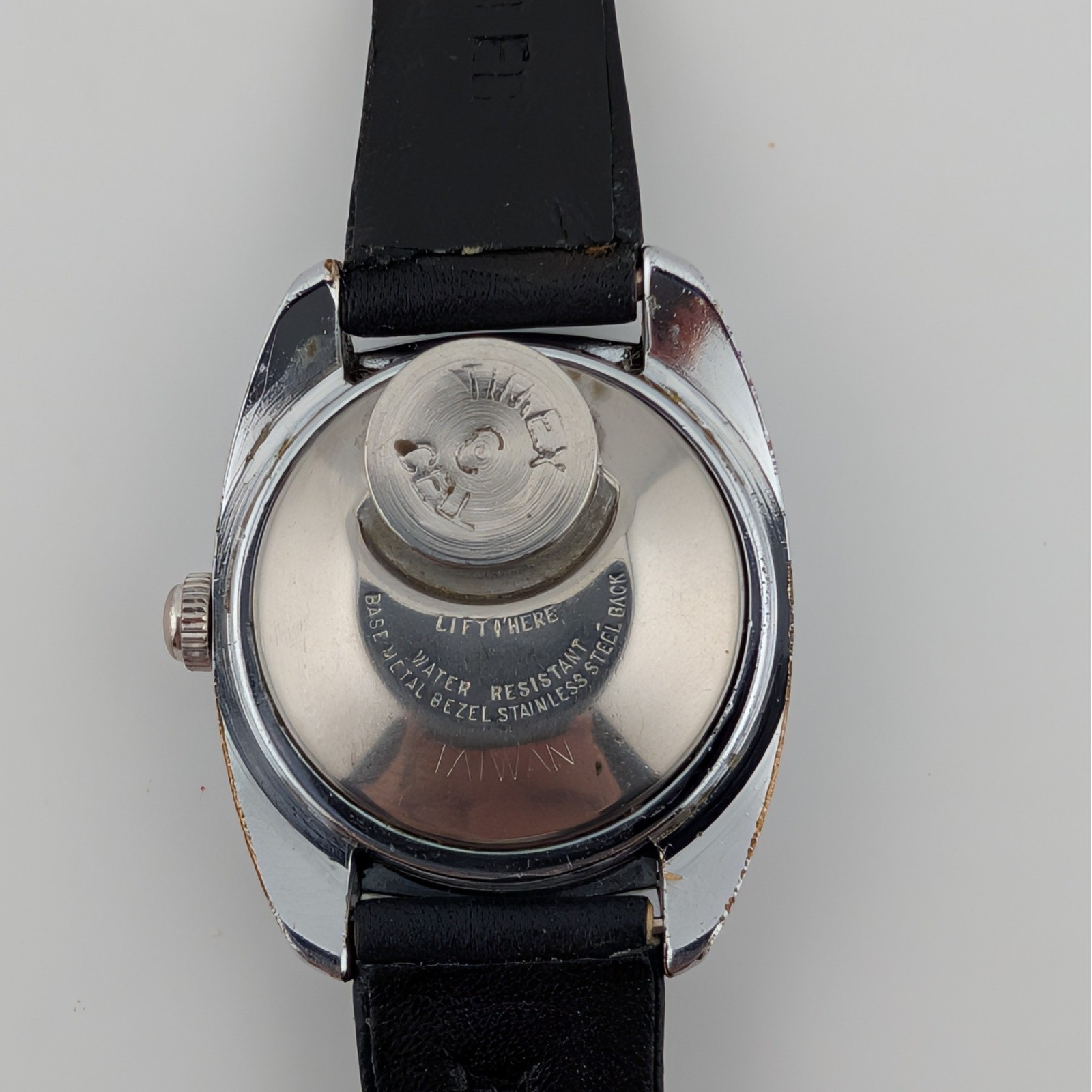 Vintage Timex Electric Navy Blue Cushion Case Quartz Watch 25mm Running
