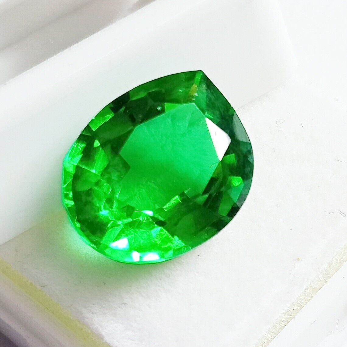 10.45 Ct Natural Flawless Tsavorite Garnet Fancy Green Certified Loose Gemstone