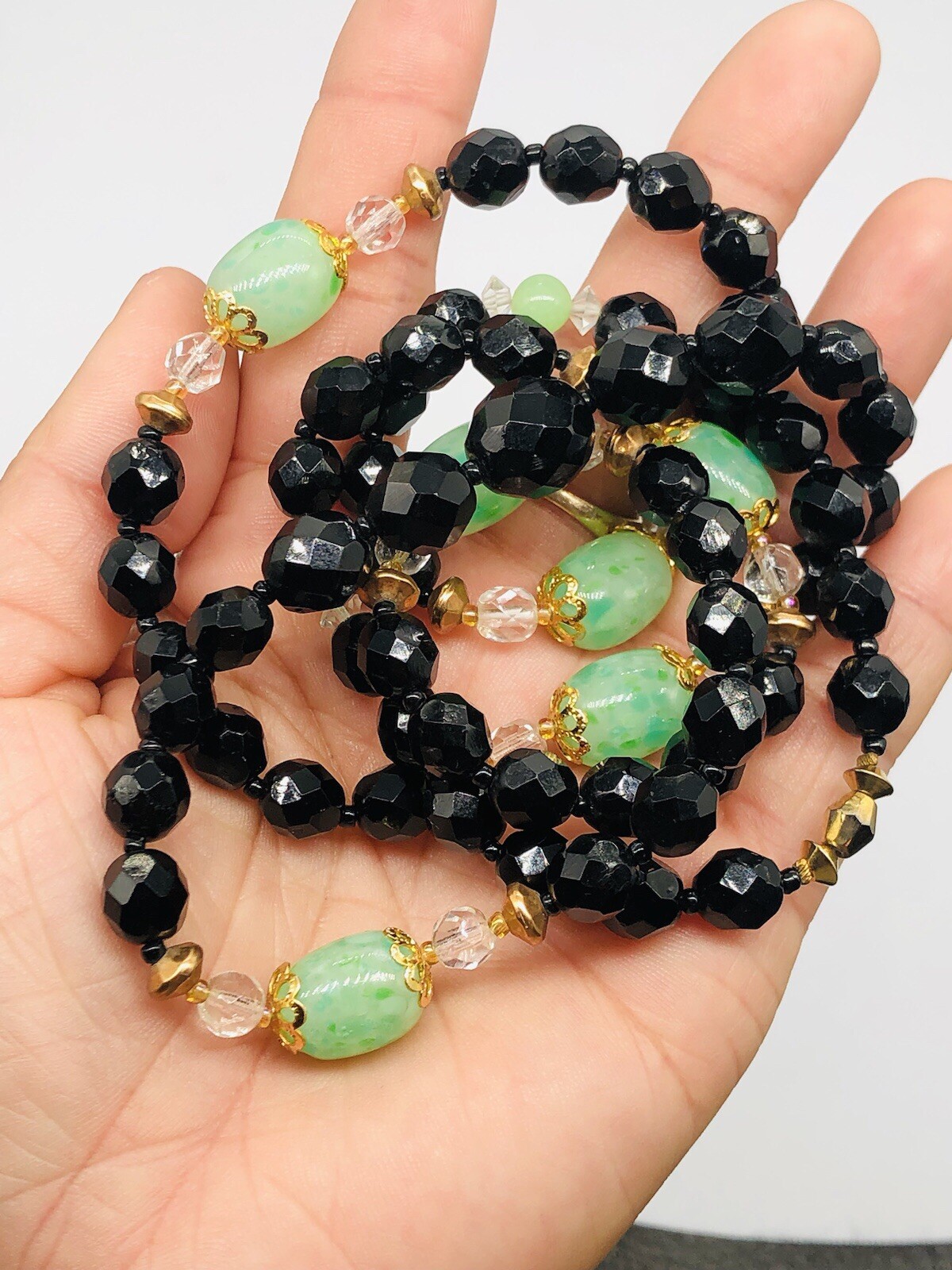 Vtg Green Jade Look & Black Jet Glass Beads Overhead Necklace Long 32”