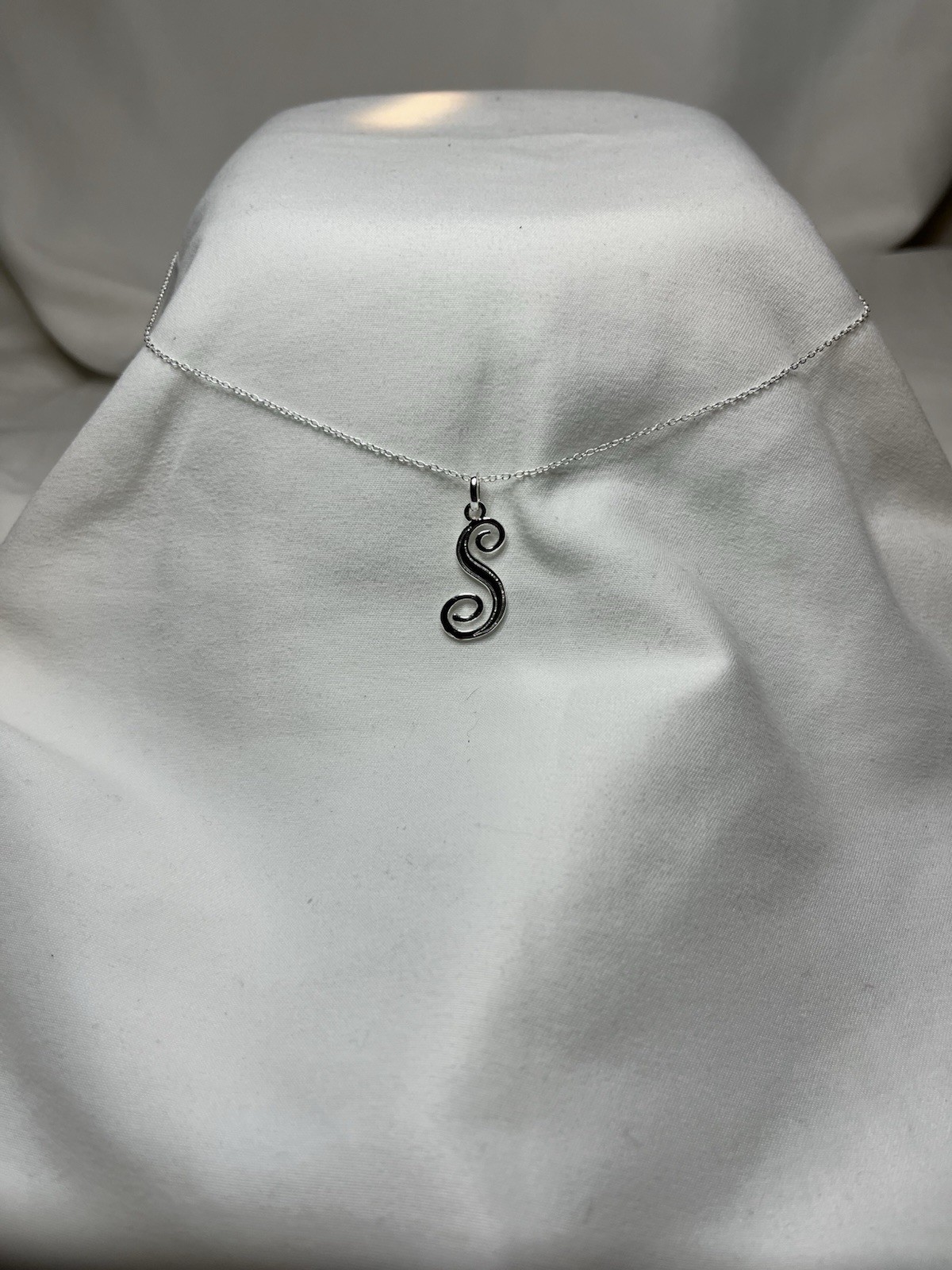 925 Sterling Silver Cursive Initial Letter S Pendant Necklace 17.75 In 1.59g
