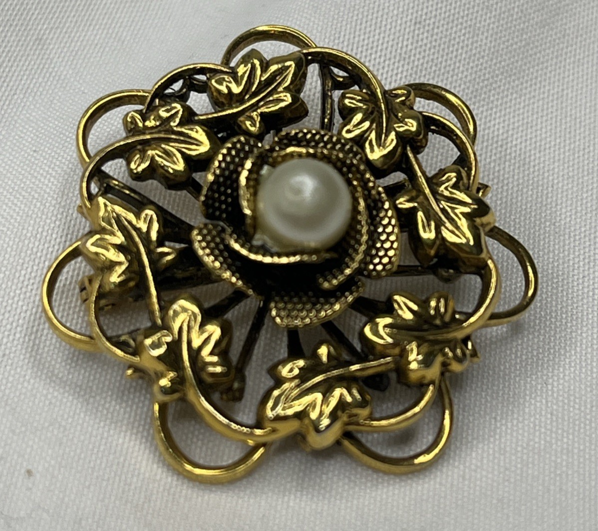 Vintage Wreath Leaves Brooch Singed~Freirich Gold Tone & Faux Pearl Victorian