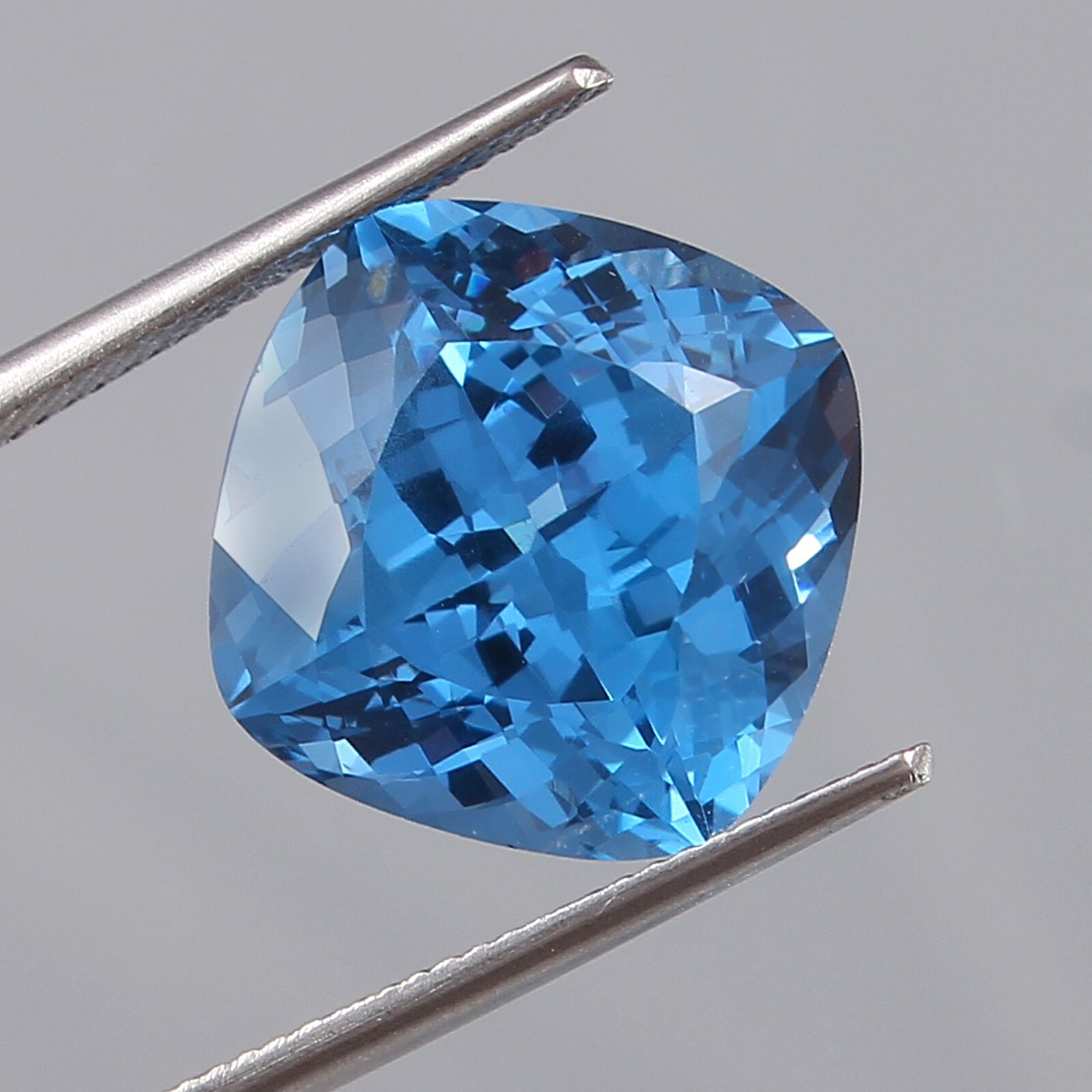 26.75 Ct Natural Flawless Blueish Aquamarine Cushion Loose Cut Gemstone 18×18 mm