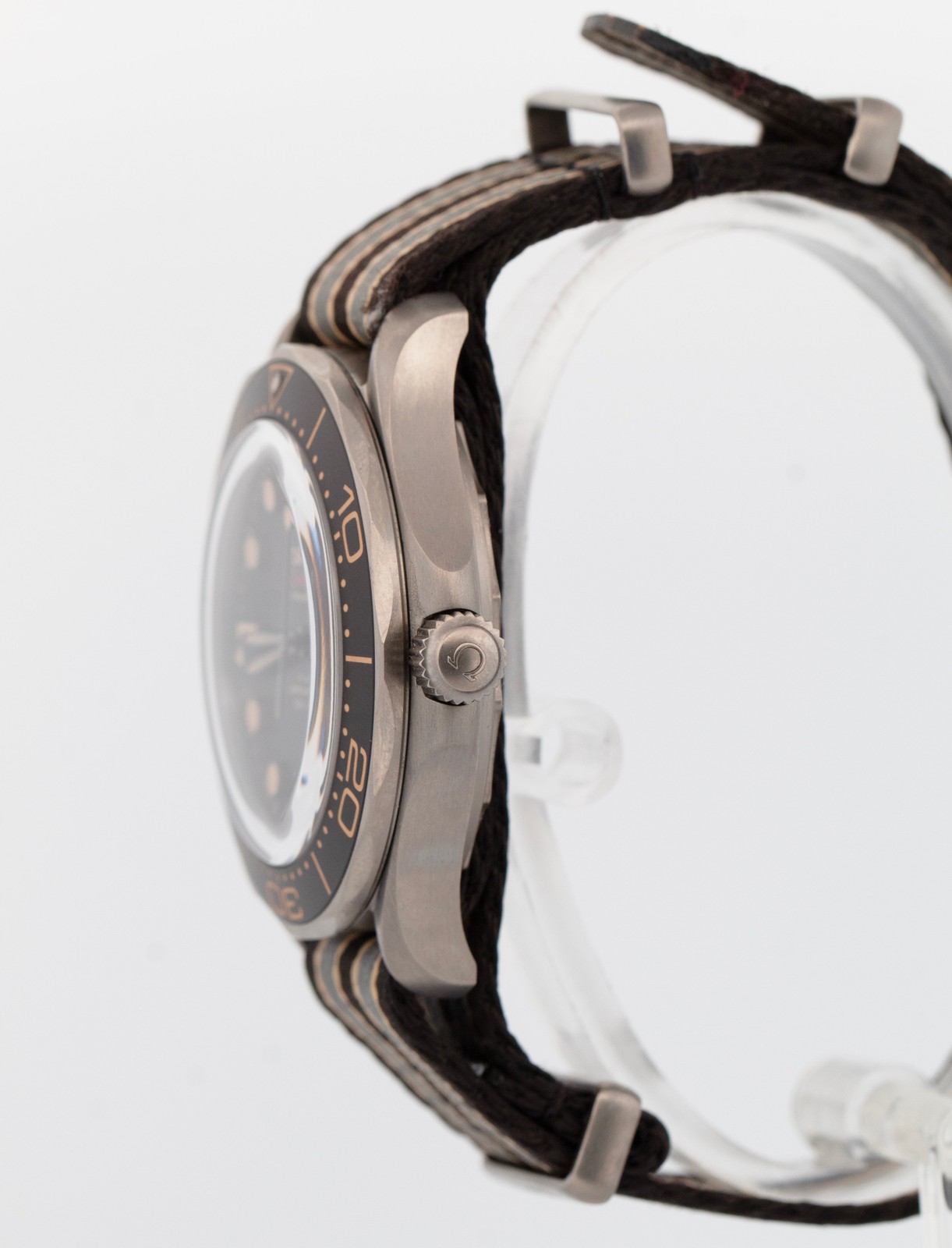 PAPERS Omega Seamaster 007 Bond Titanium BROWN 42mm 210.92.42.20.01.001 BOX