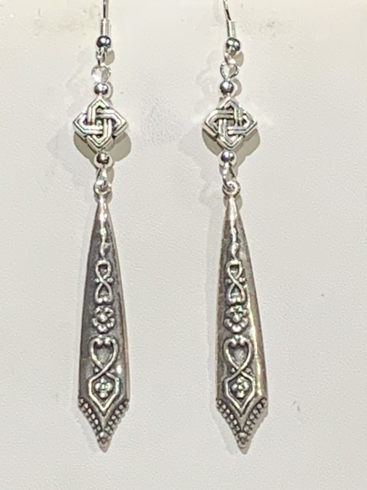 NEW ITEM* HAND-CRAFTED VINTAGE EGYPTIAN REPOUSSE’ SILVER DROP EARRINGS-NEW