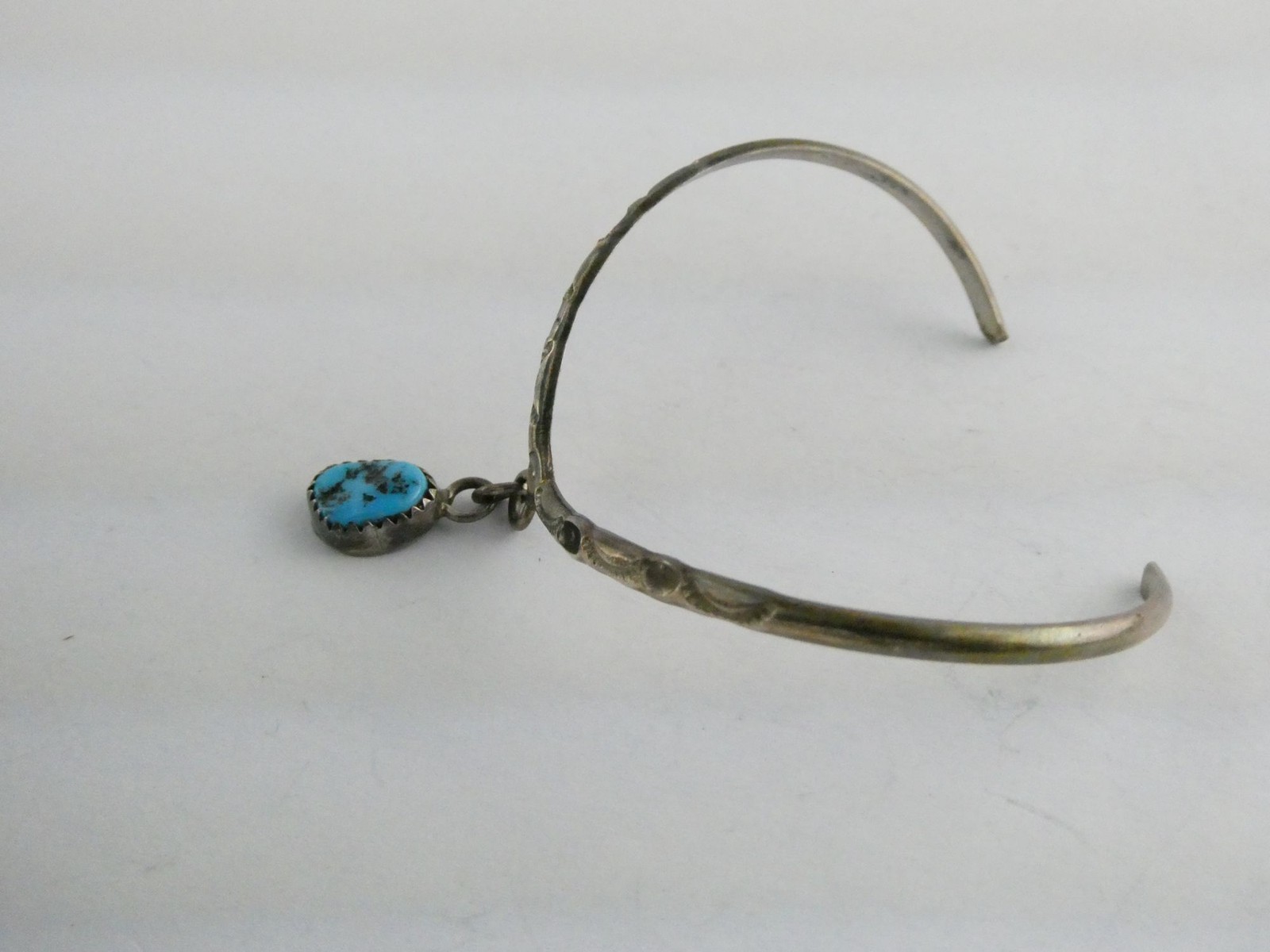 Southwestern Sterling Silver V Shape Turquoise Drop Design Cuff Bracelet 6.25 In