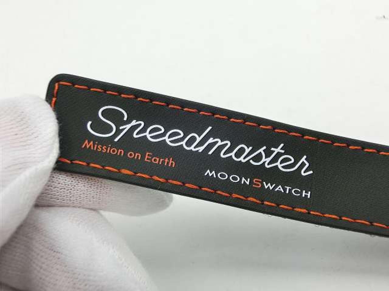 Omega x Swatch MoonSwatch Mission to Earth Lava SO33O100 Bioceramic Quartz Japan