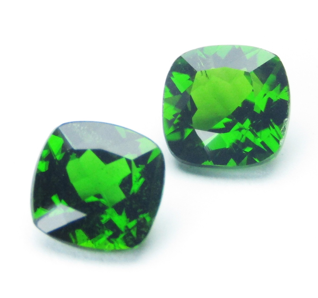 3.19Cts Elegants Green Natural Chrome Diopside 7mm Cushion Shape Pair Gems