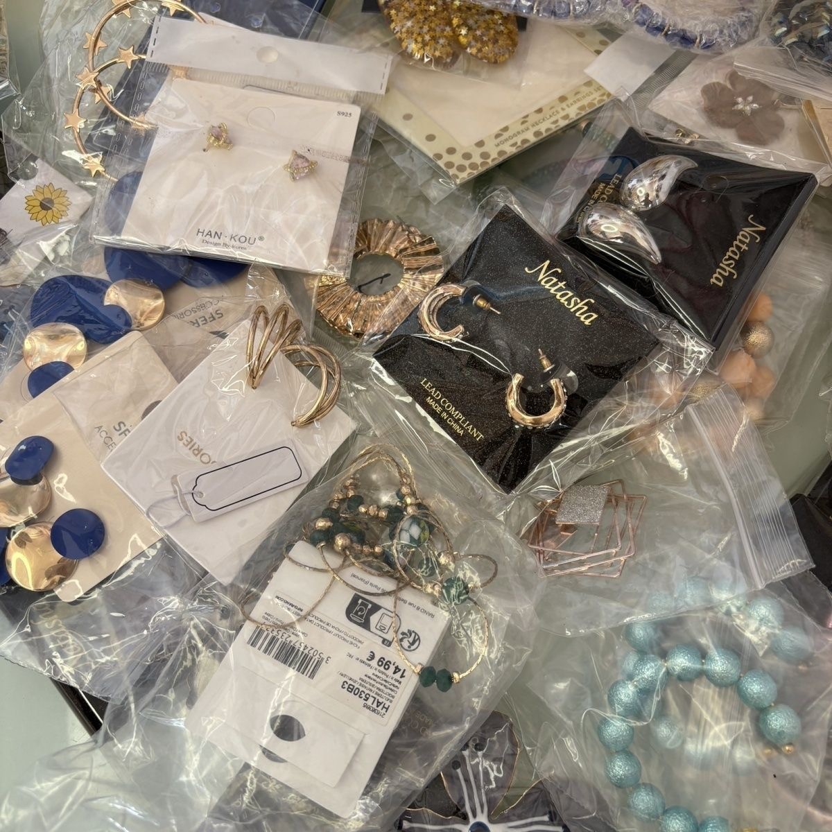 500g Random Surprise Jewelry Lot Necklaces Earrings Rings Bracelets Brooches