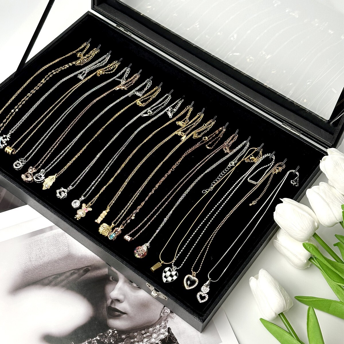 Black 20 Hooks Velvet Necklace Organizer Box Necklace Holder Tray with Clear Lid