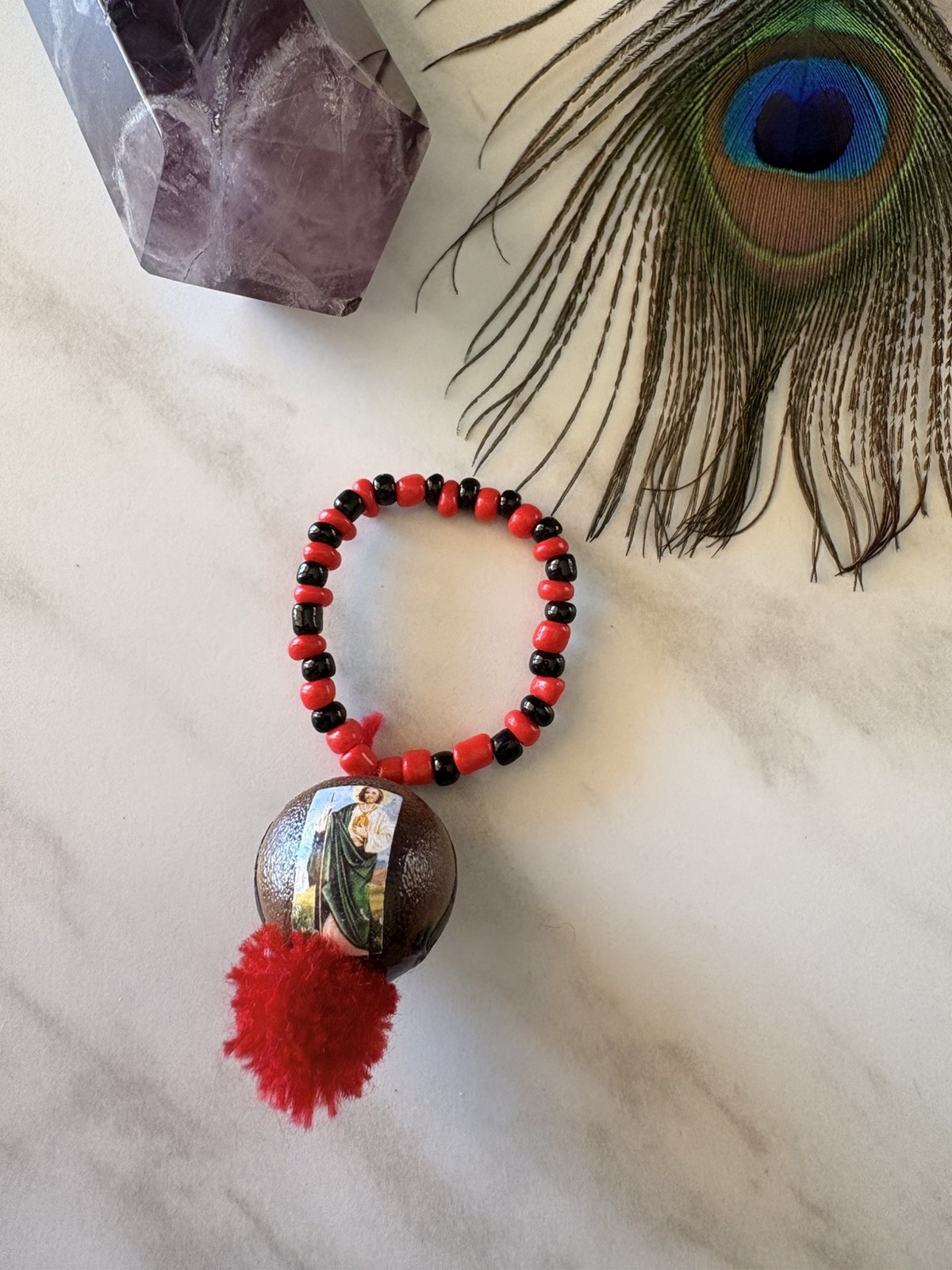 San judas thadeo Pulsera Para Baby Con Ojo De Venado Color Rojo Red Pom Pom