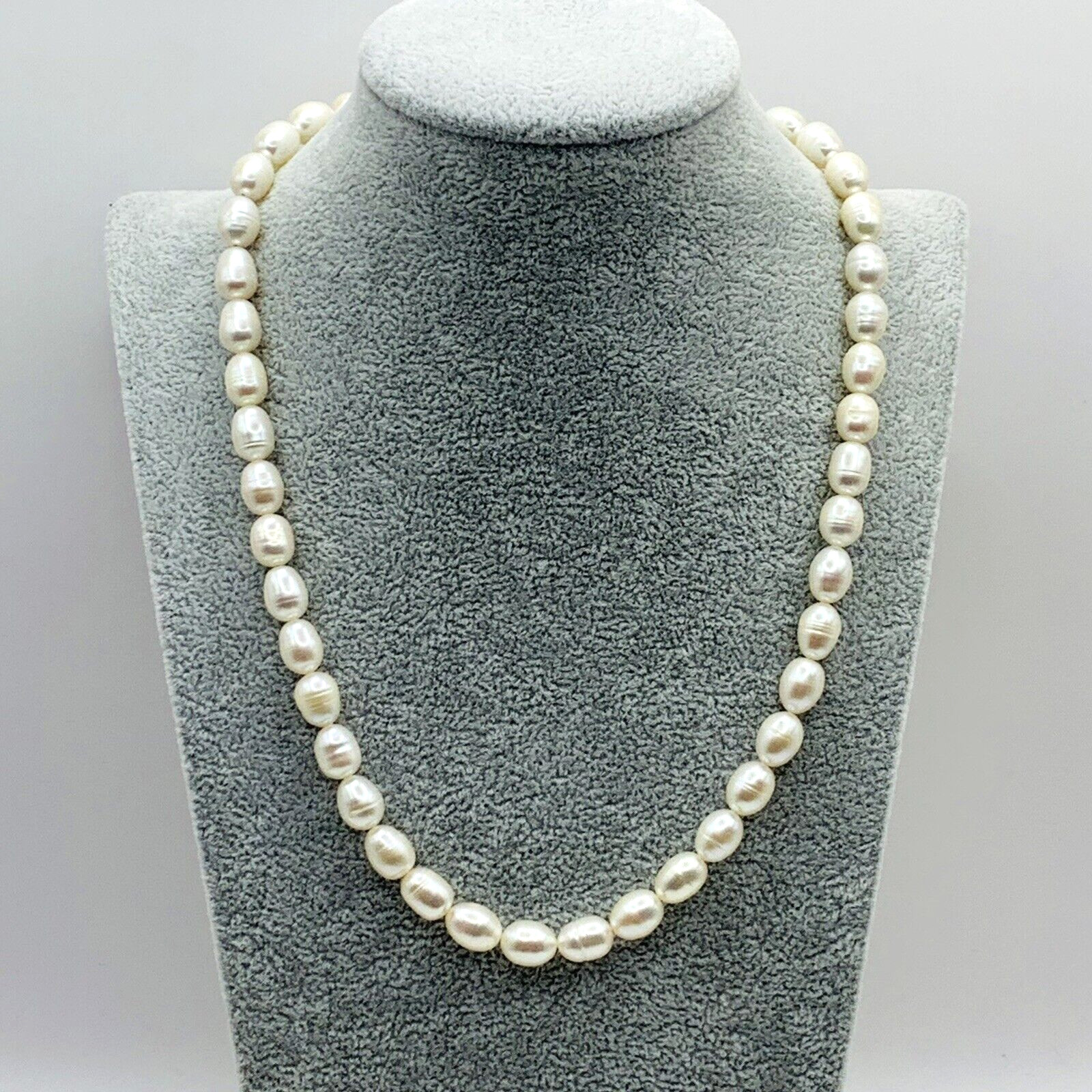7.5mm Button Circle Pearl Cultured 18″ Necklace with .925 Lobster Clasp