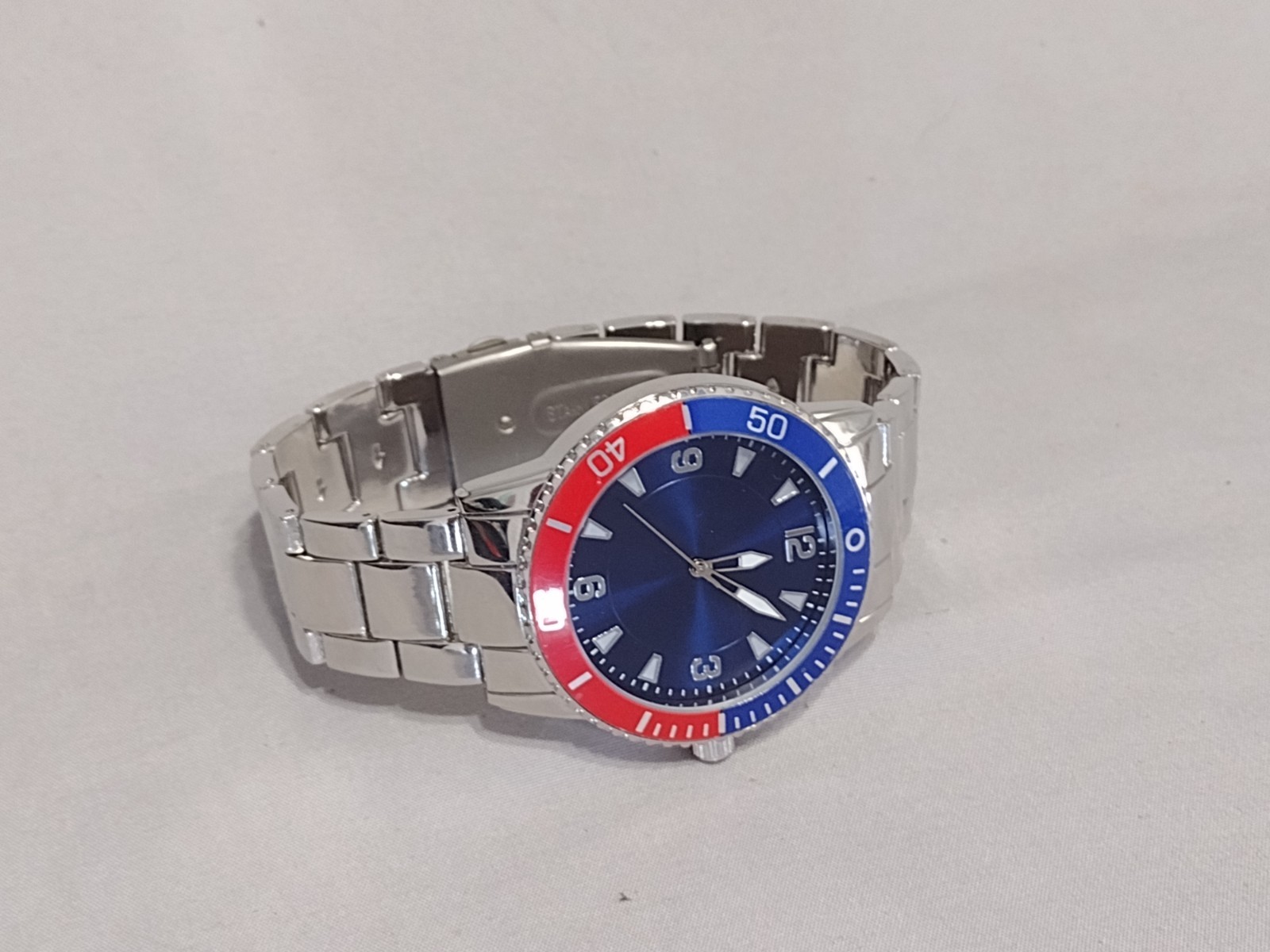 Men’s ACCUTIME Fashion Watch w/ New Battery – Works Great! f77