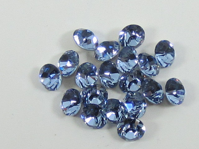 1gr. 24pp LT. SAPPHIRE FOILED POINTED BACK European Rhinestones