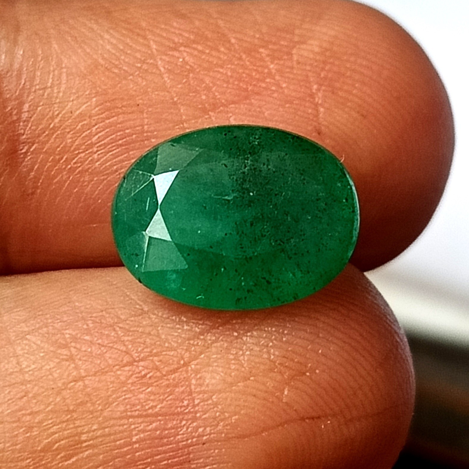 4.05 Carat Natural Untreated Emerald Oval Cut Faceted Loose Gemstone 9.7X12.5 mm