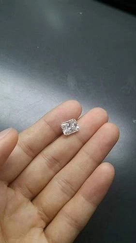 Natural White Diamond 3.50 CT Radiant Cut 8×10 mm VVS1 D Grade Certified Stone