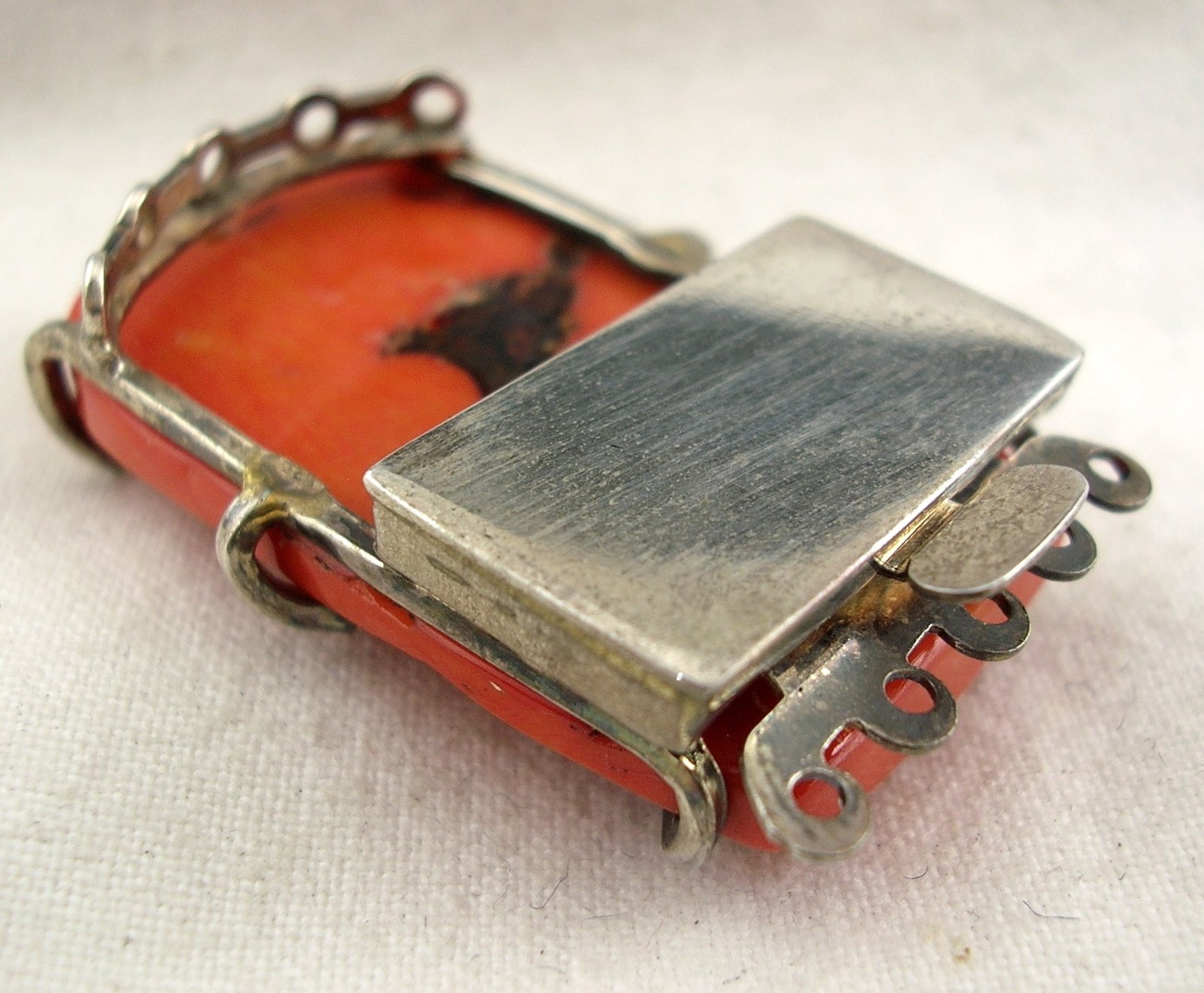 VINTAGE 925 SILVER CORAL AND TURTLE ENGRAVED NECKLACE CLASP