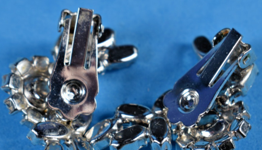 Vintage Quality Bridal Special Occasion Rhinestone Clip-on Earrings 1.5″