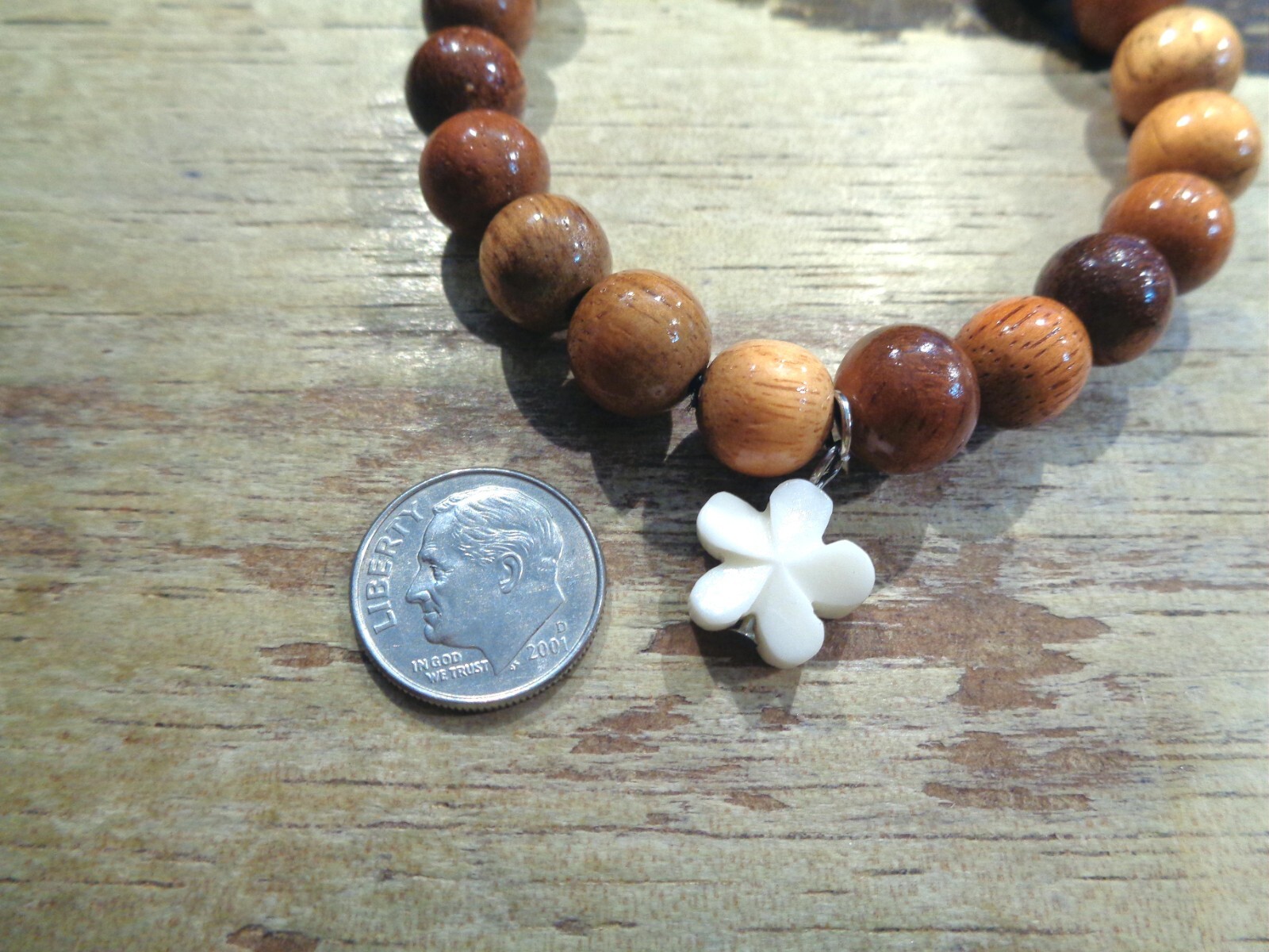 10MM HAWAIIAN KOA WOOD ROUND BALL BEAD & CARABAO BONE PLUMERIA STRETCH BRACELET