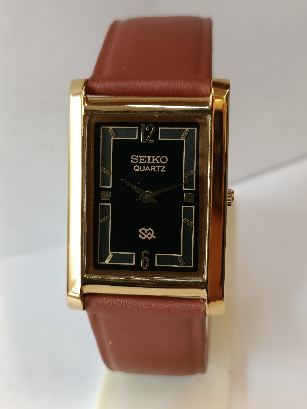 VINTAGE SEIKO SLIM QUARTZ BLACK DIAL JAPAN MEN’S WORKING DRESS WATCH