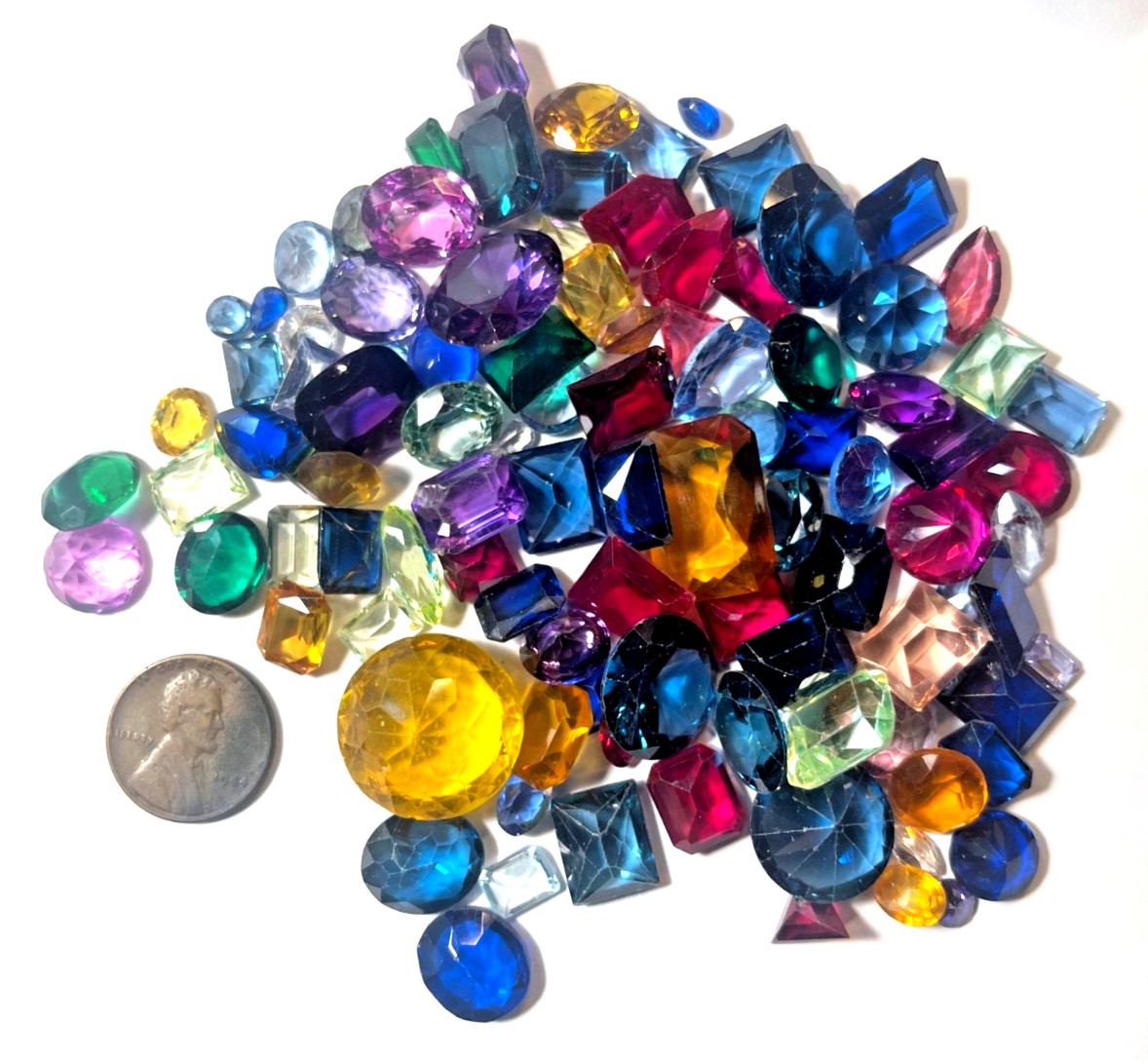 100 ASSORTED PIECES LOOSE DAMAGED SYNTHETIC STONES FOR LAPIDARY TO REPAIR