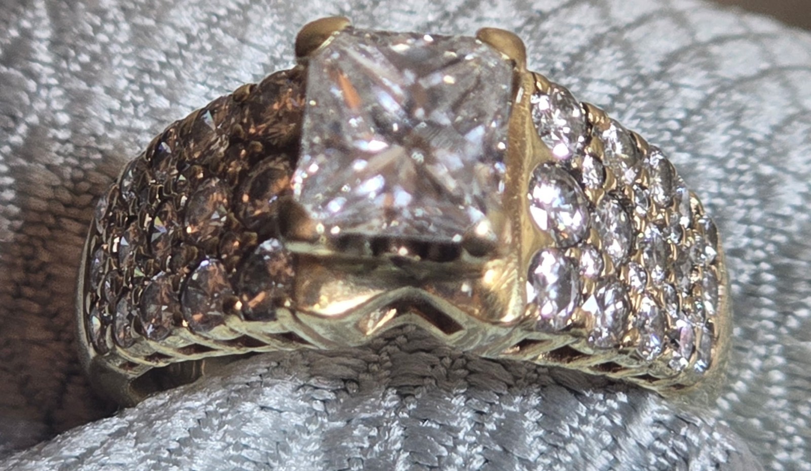 Stunning Vintage 14K Yellow Gold Princess Cut Diamond Engagement Ring (3.28 TCW)