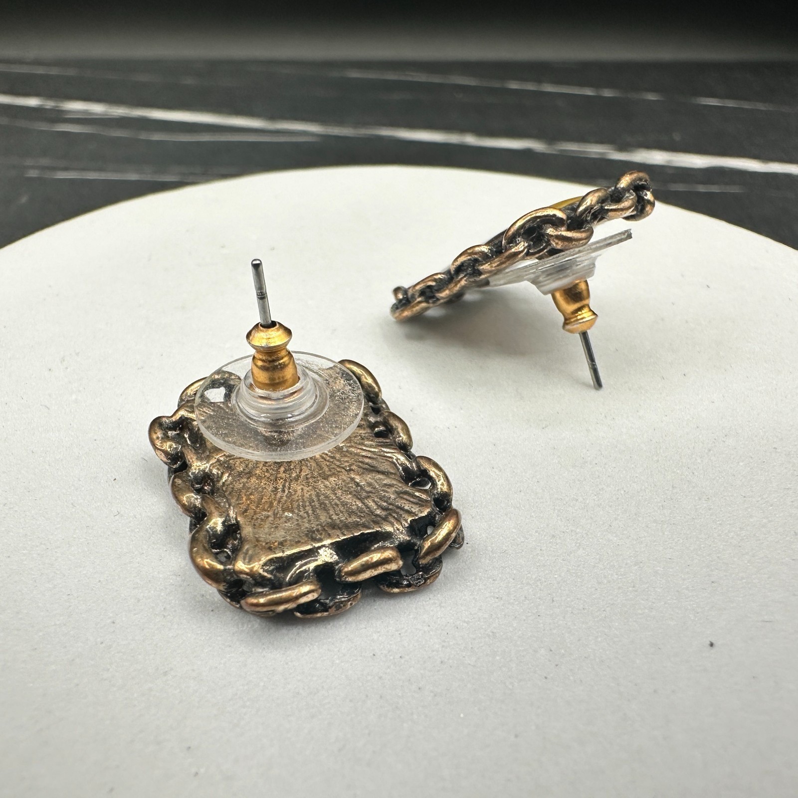 Vintage Chain-link border Frame Rectangular Resin Stud Earrings Gold Tone