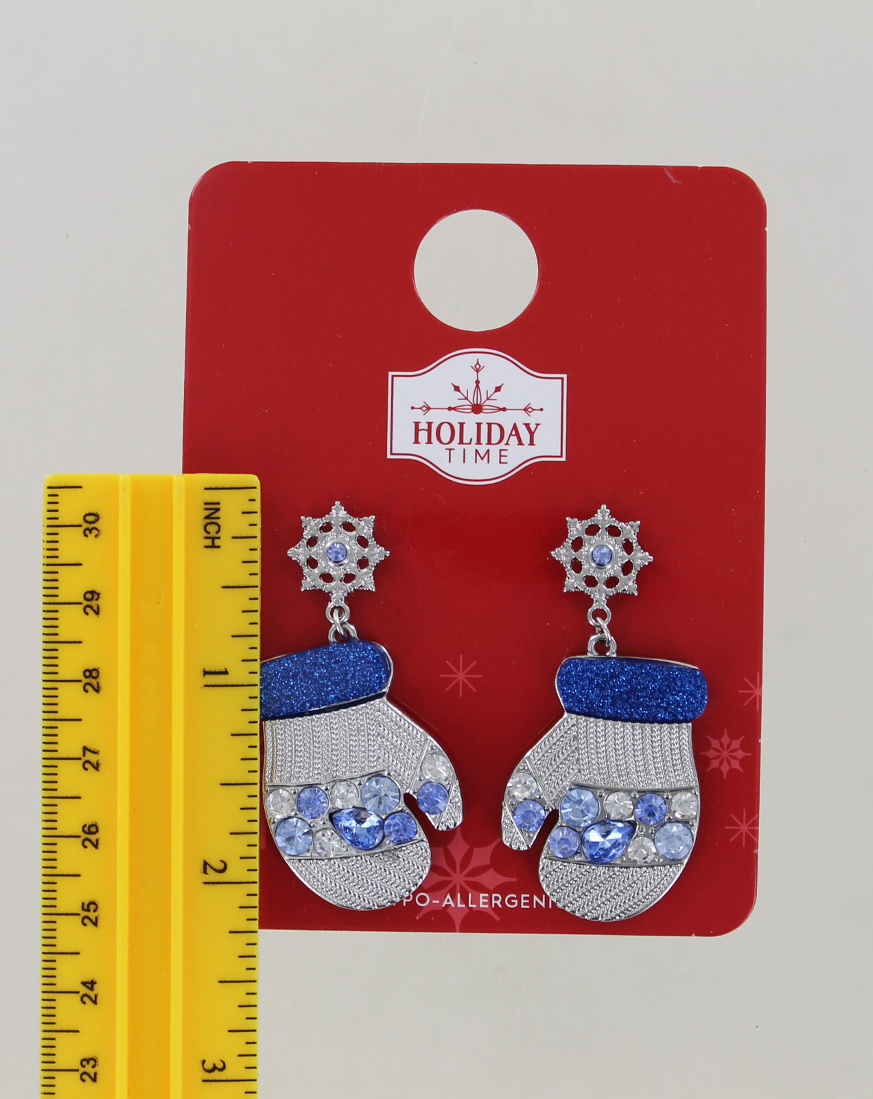 New Holiday Time Earrings – Mittens with Bling
