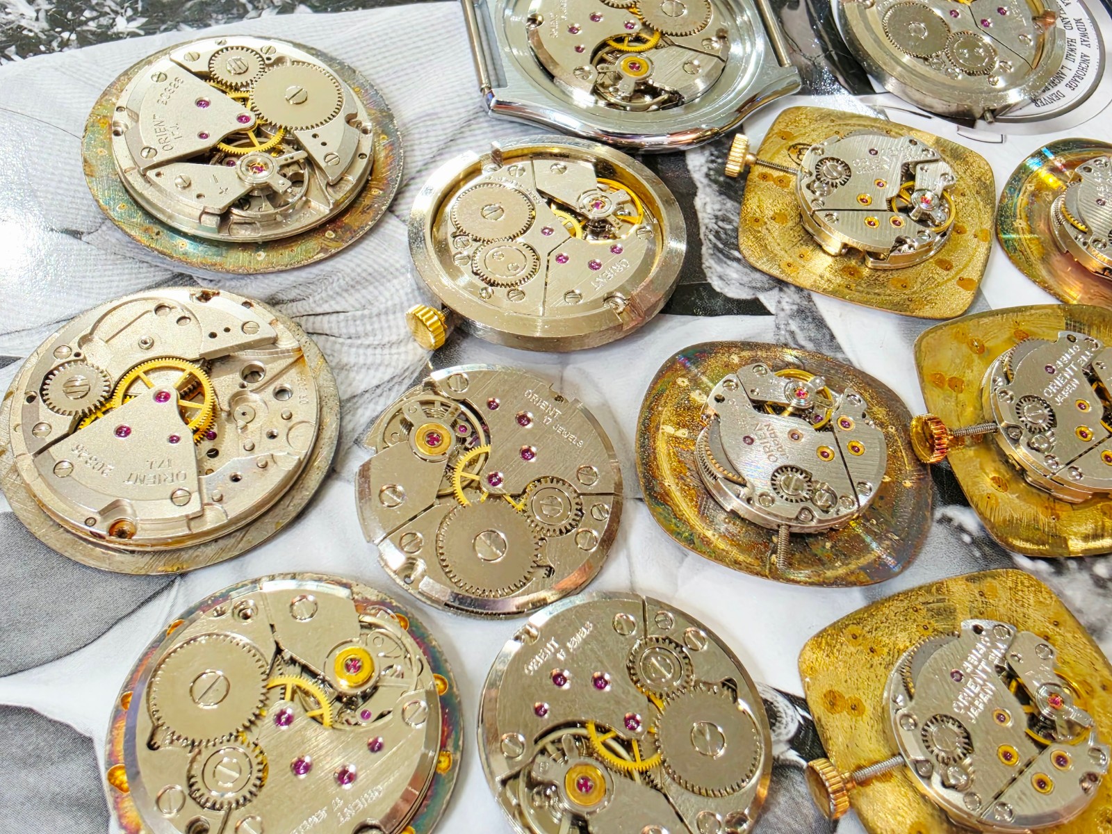Lot 20 orient movement 49140 230 20326 eta 7001 7040 winding for repair or parts