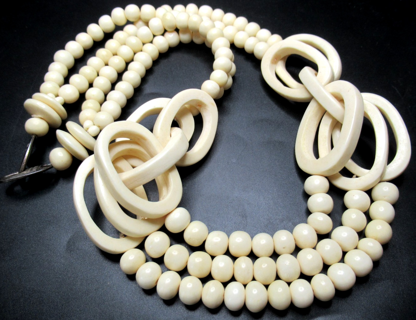 GERDA LYNGGAARD MONIES 1986 Bovine Bone Beaded SIGNED Necklace