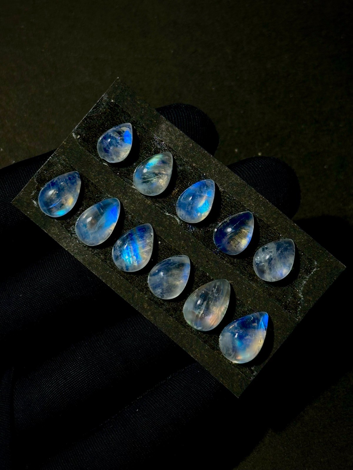 38Carat Natural Rainbow Moonstone, Blue Flash Loose Gemstone, Mix Size Moonstone