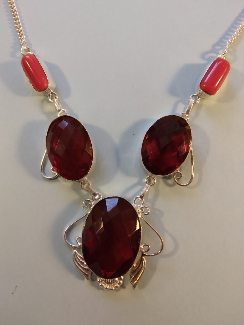 19 1/2 inch Silver necklace with 5 red Gemstones 249646