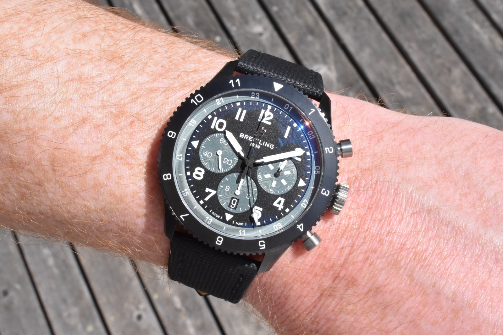 Breitling Super AVI B04 Chronograph GMT 46 Mosquito Night Fighter Blac SB0445 FS
