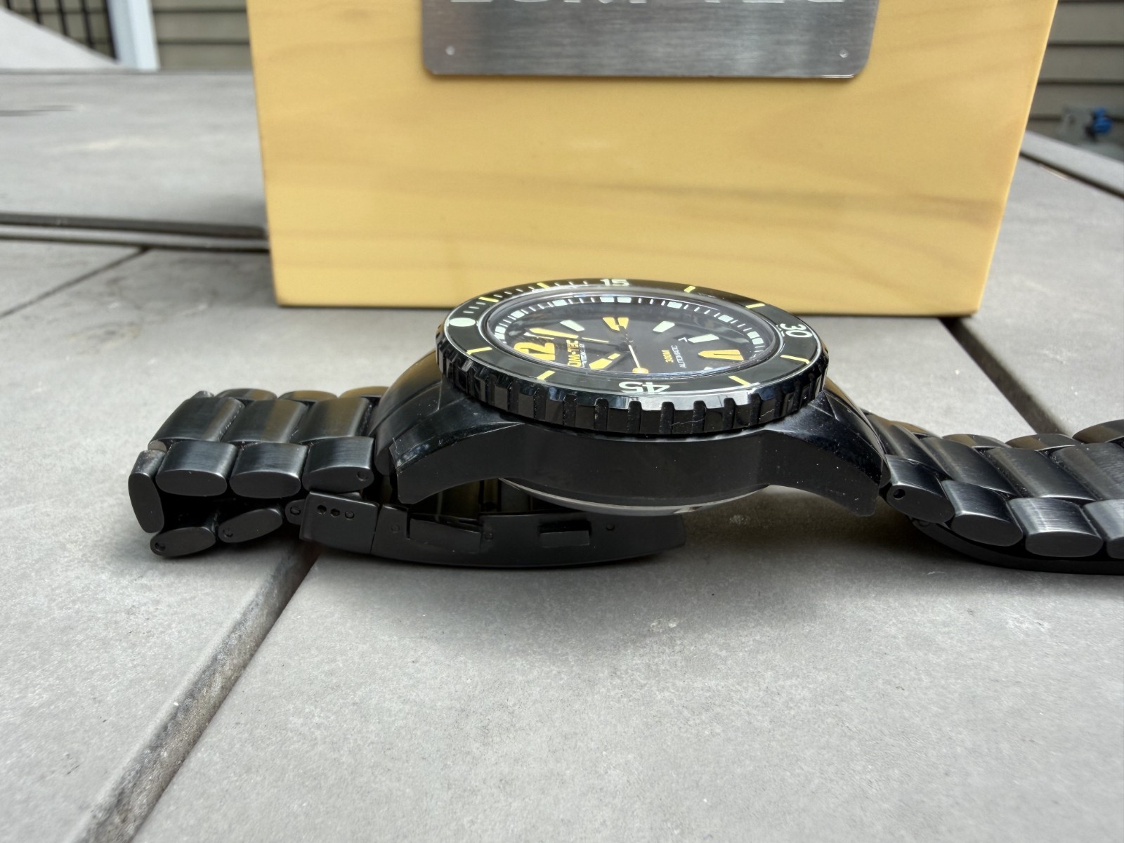 Lum-Tec 300M-2 Automatic – Good – 40mm Black PVD Diver – Bracelet & Extra Nato!!