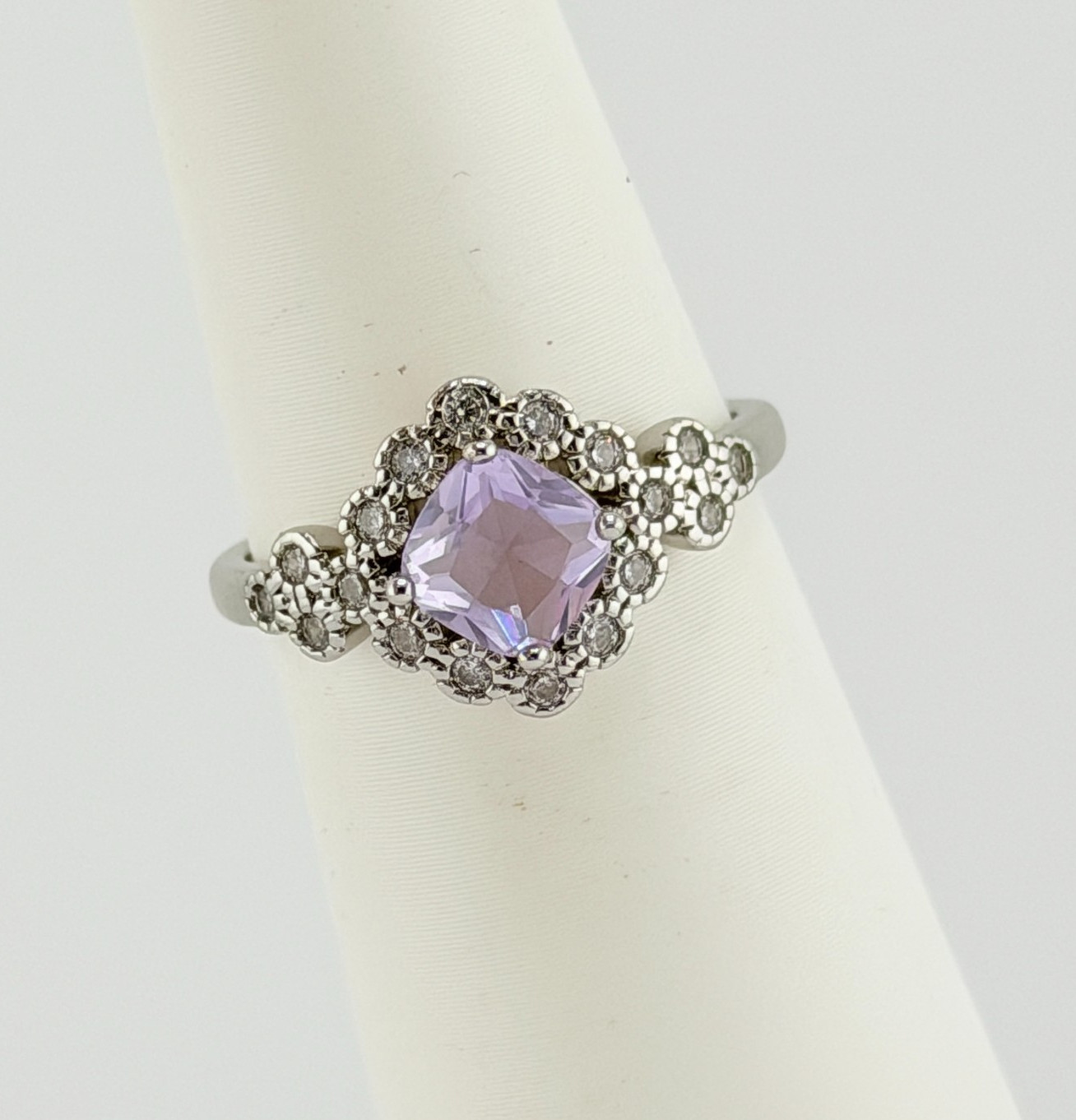 Bomb Party Ring Sz 7 “Certain Of You” Light Amethyst on Rhodium RBP3372 RETRO