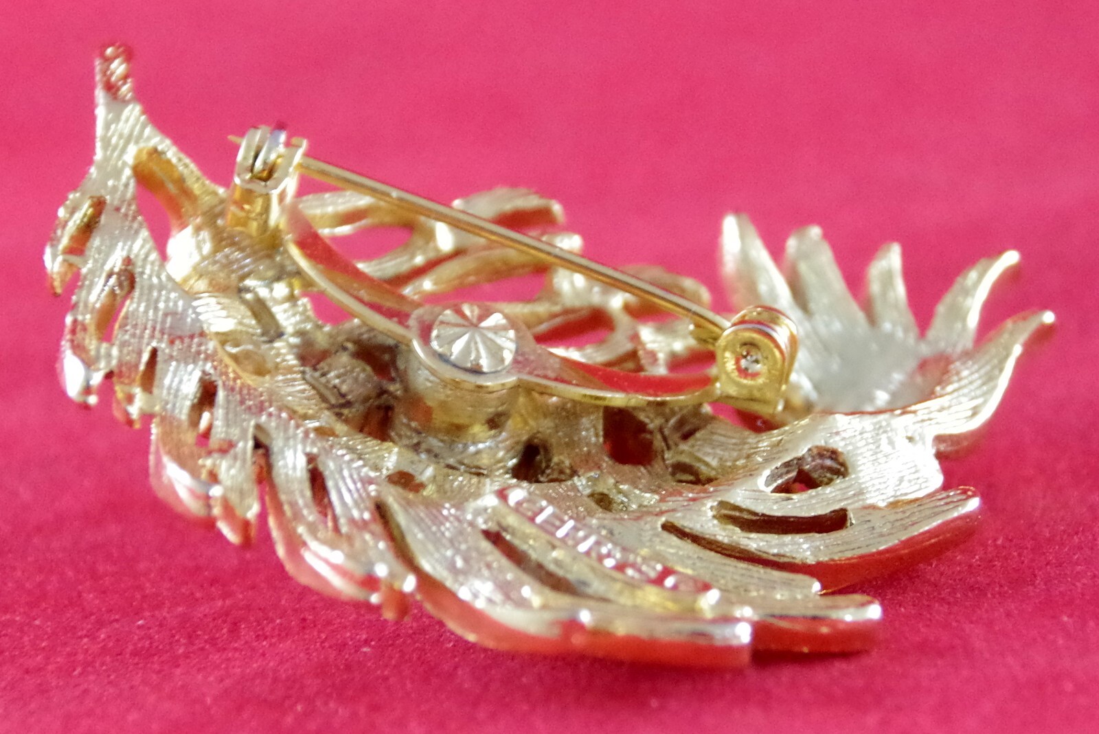 Pretty! VTG 1960’s GERRY’S RHINESTONE & PEARL GOLD FEATHER PLUME LEAF BROOCH PIN