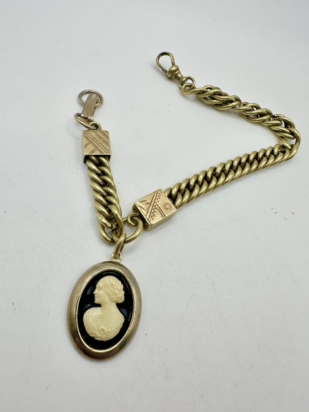 Antique VTG 7-8in Fob Chain Bracelet Cameo Brass? Gold Filled Swivel Clasp Read