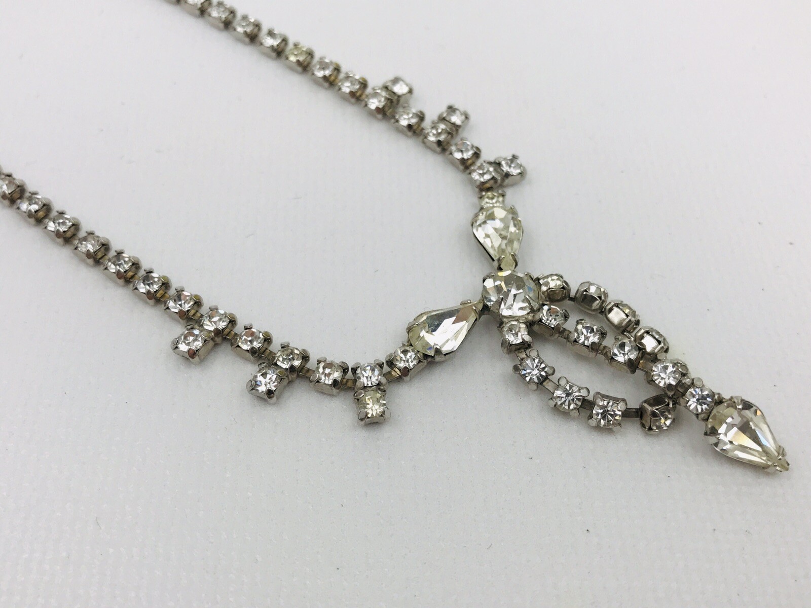 Vintage 50’s 60’s Rhinestone Choker Necklace Teardrop Dangle Bow Center 14″