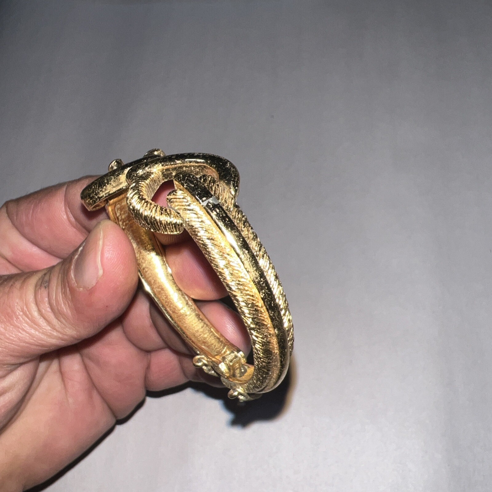 VTG Monet Gold Toned Shiny & Matte Bow Knot Bracelet Signed With Safety Chain