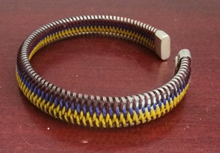 BRILLIO 925 STERLING SILVER WOVEN FABRIC COLOMBIA FLAG COLORS BRACELET. 6″