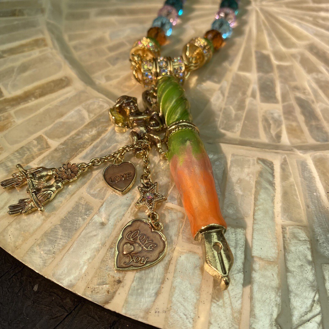 New Vintage Medieval Enamel Craft Pen Little Angel Love Bird Pendant