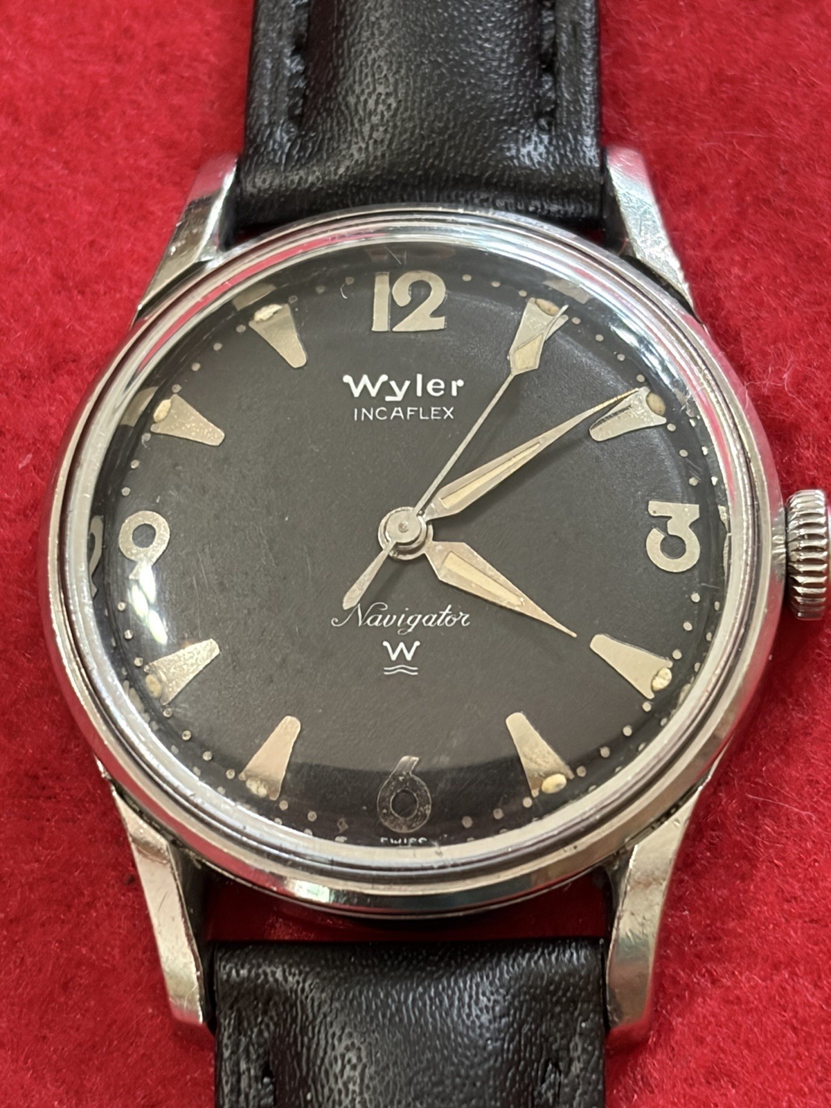Vintage 1950’s Man’s Wyler Navigator 17j Swiss Incaflex Wristwatch-Runs Great