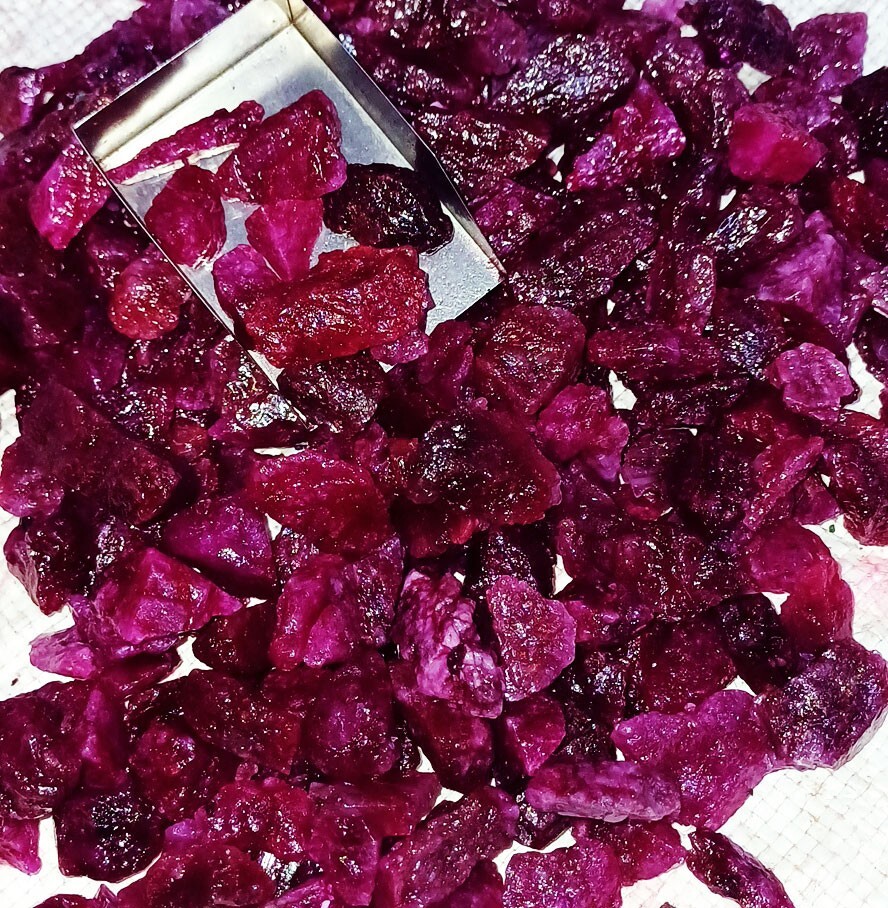 Natural Red Beryl Earth Mined Rough Loose Gemstone 218.00+ Ct With Free Shipping