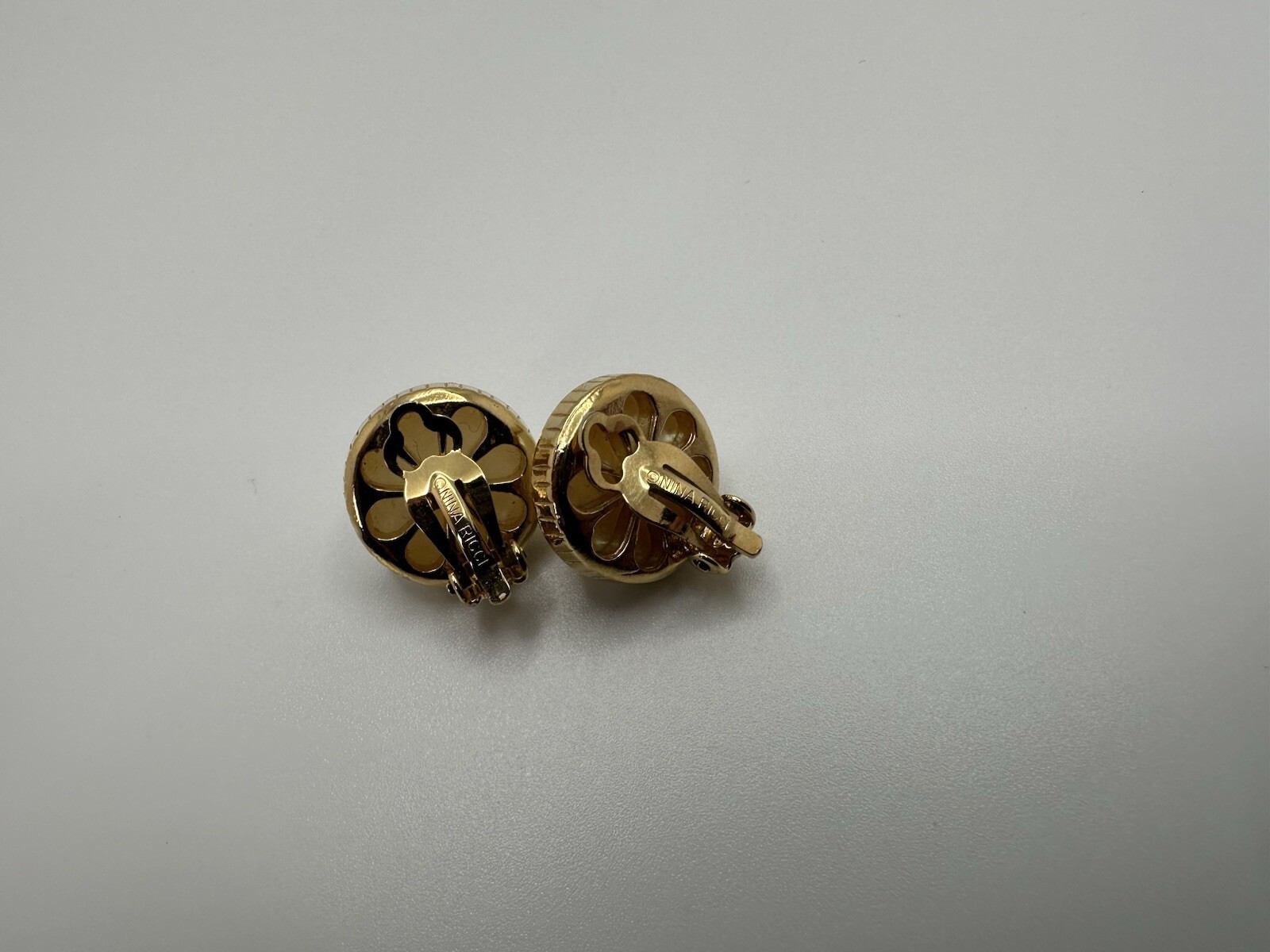 Vintage Gold Faux Pearl Nina Ricci Clip Earrings 1.7cm JB16