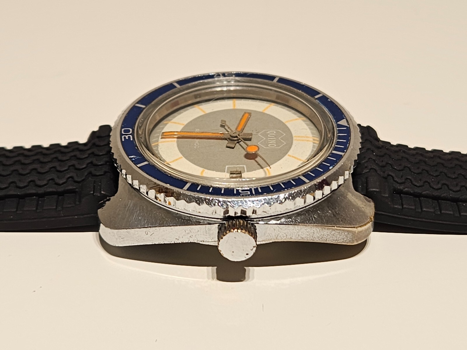 VINTAGE COLLECTIBLE SPORT DIVER STYLE FRANCE MECHANICAL MEN’S WATCH “QUINO” 17J.