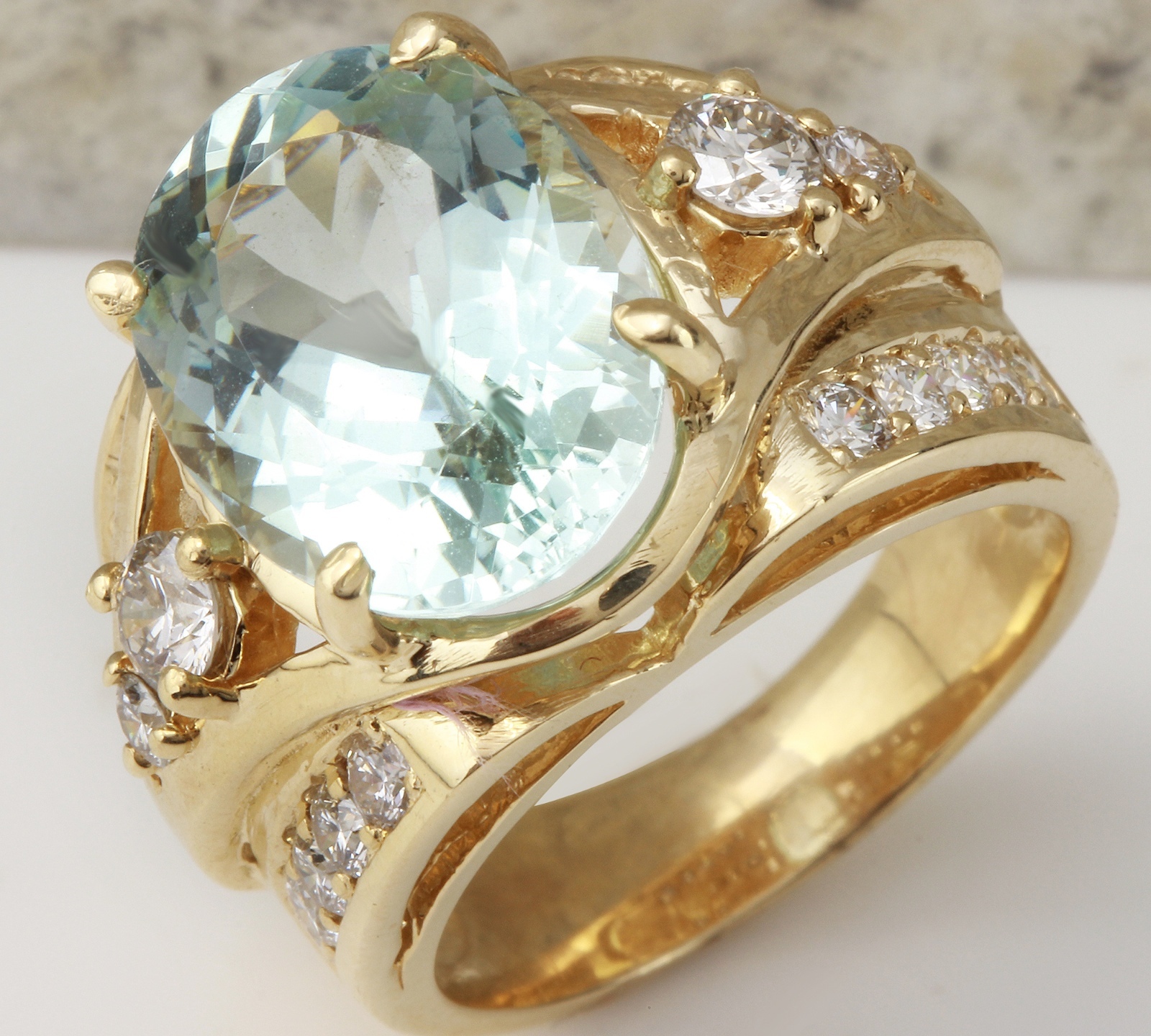 7.71Ct Natural Aquamarine and VS Diamond 14K Solid Yellow Gold Ring
